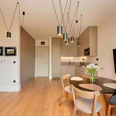 Апартаменти Luksusowy Apartament Przy Plazy Z Basenem *