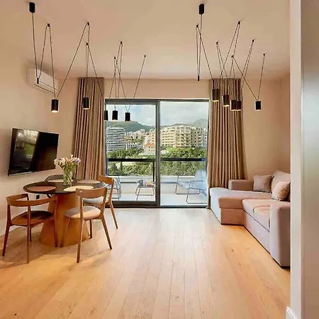Апартаменти Luksusowy Apartament Przy Plazy Z Basenem