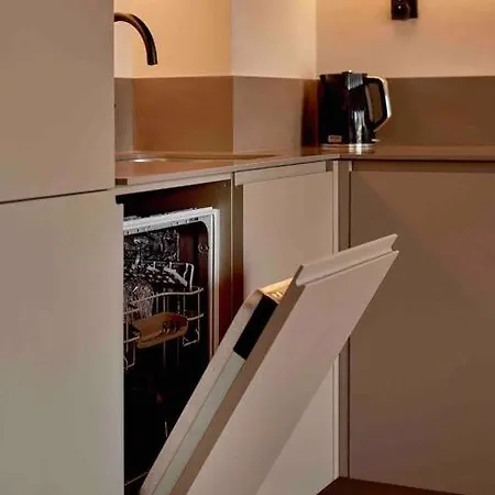 Luksusowy Apartament Przy Plazy Z Basenem * Будва