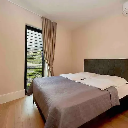 Luksusowy Apartament Przy Plazy Z Basenem Апартаменти Будва