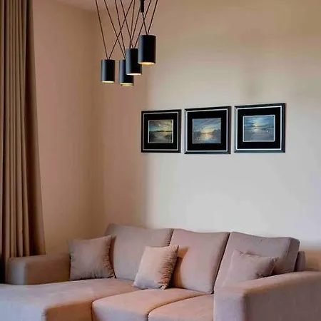 Апартаменти Luksusowy Apartament Przy Plazy Z Basenem *