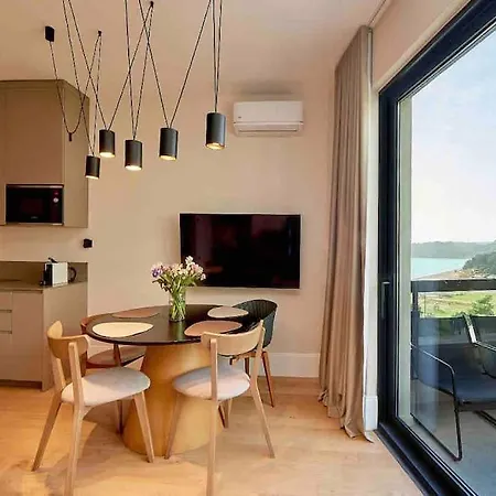 Luksusowy Apartament Przy Plazy Z Basenem * Будва