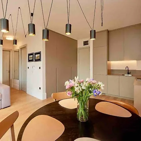 Luksusowy Apartament Przy Plazy Z Basenem